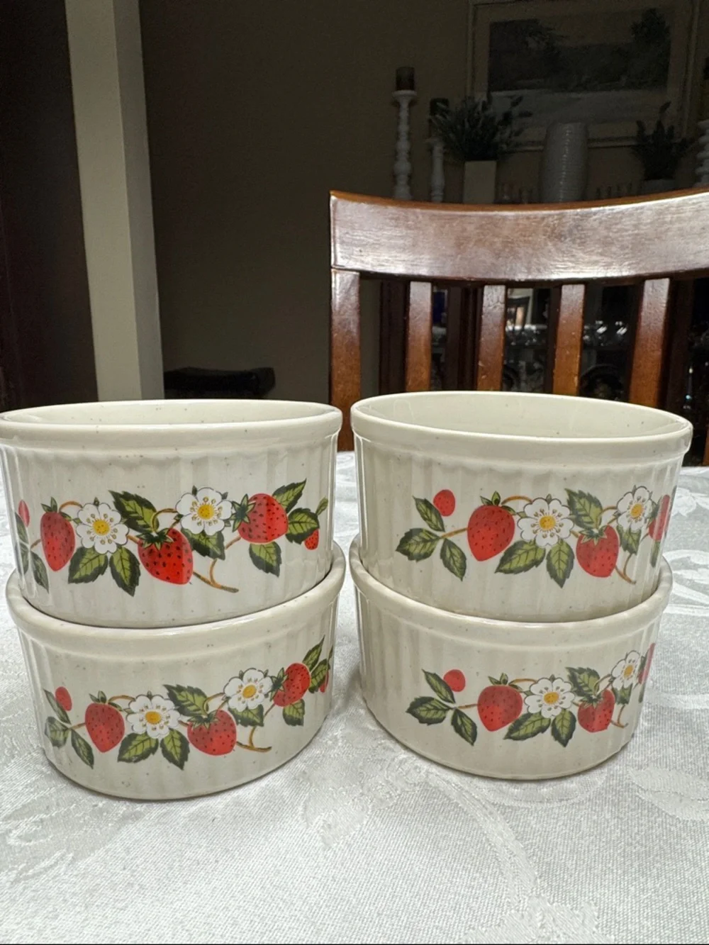 (4) Vtg. 1970’s Sheffield “Strawberries N Cream” stoneware 8oz Ramekins.